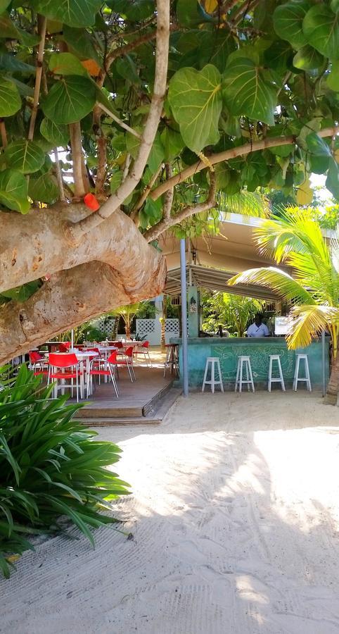 Idle Awhile Beach Hotel Negril Exterior foto